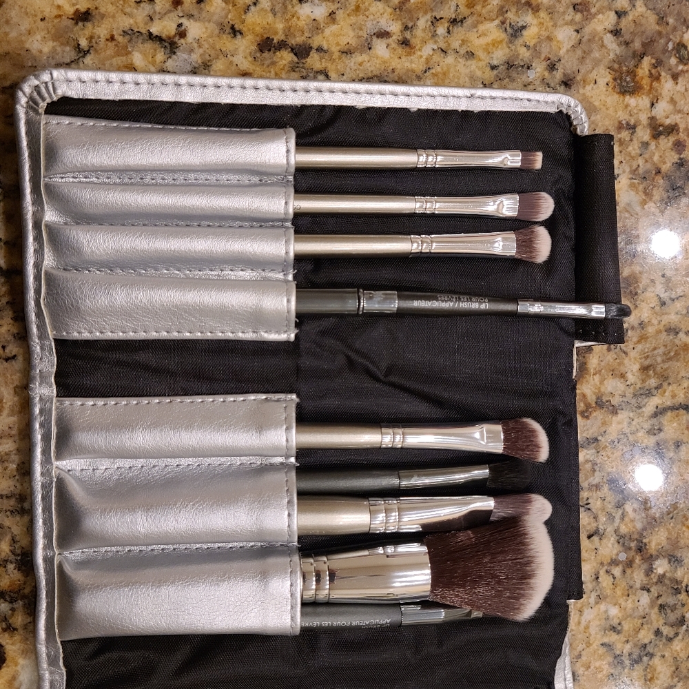 Sephora brand make up brushes